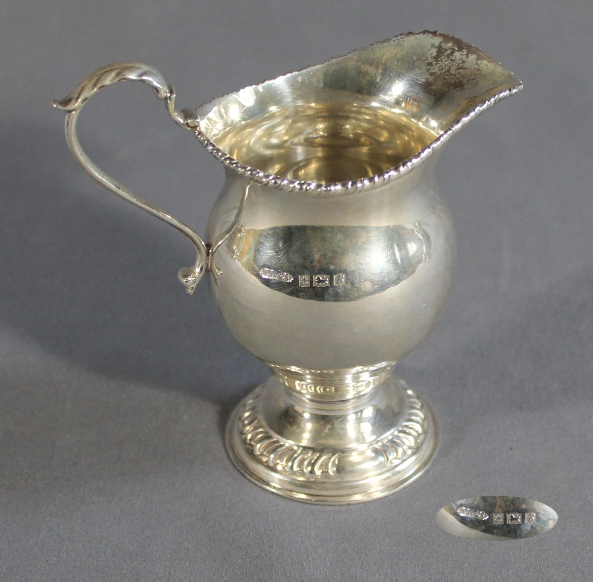 1 Ausgießer Silber, Wandung mit Punzen, England, H ca. 13,5cm, (ca. 217,3g),
