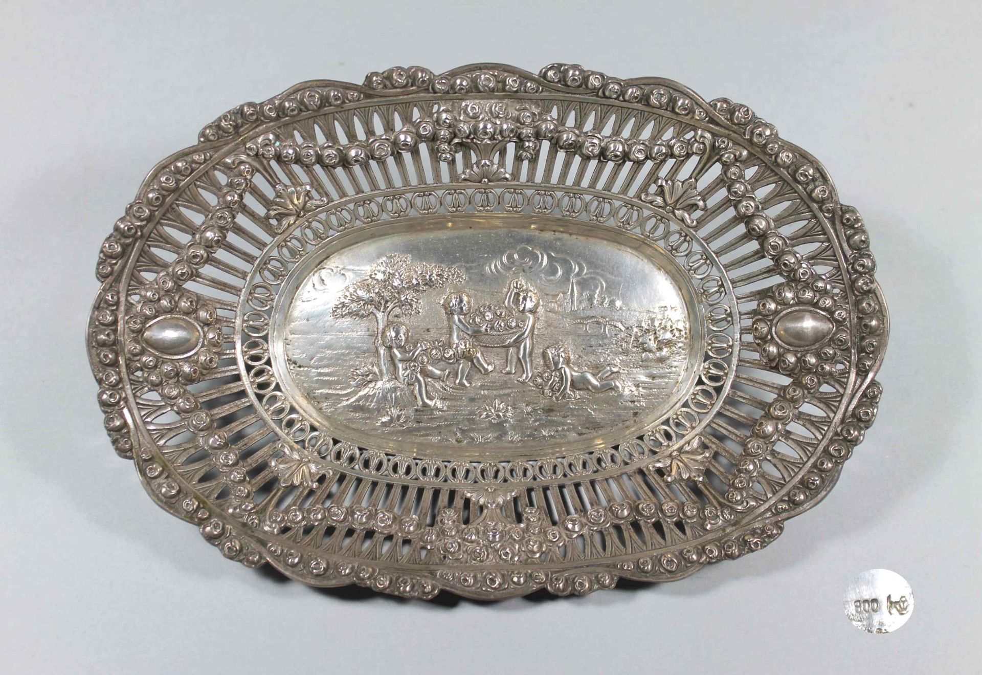 1 ovale Schale Silber (800/000), deutsch, Punze: Halbmond und Krone vertiefte Form, Spiegel mit