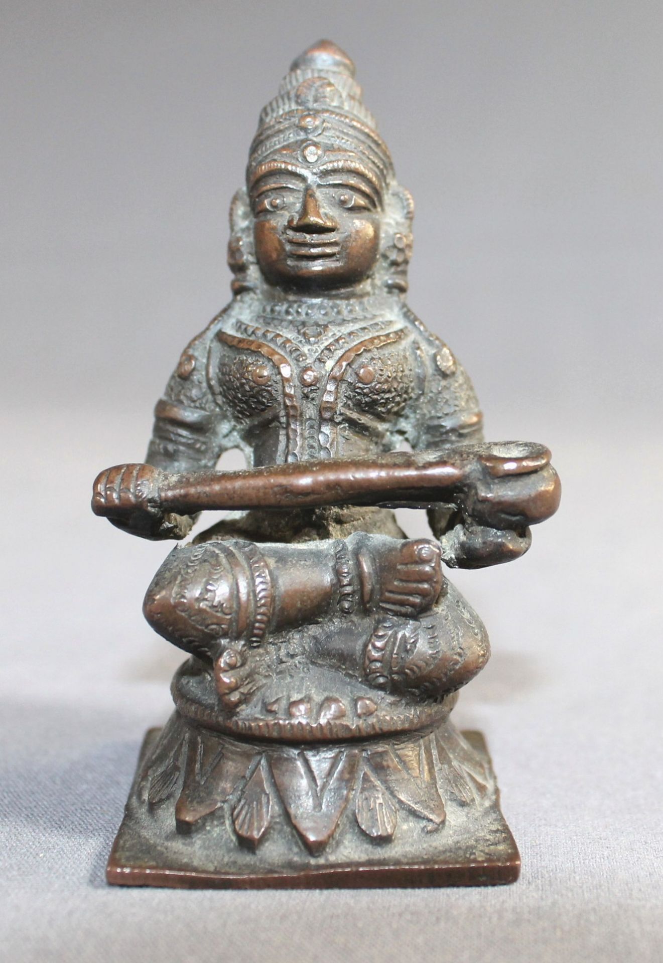 1 kleine Bronzefigur, Asien, H ca. 9cm,