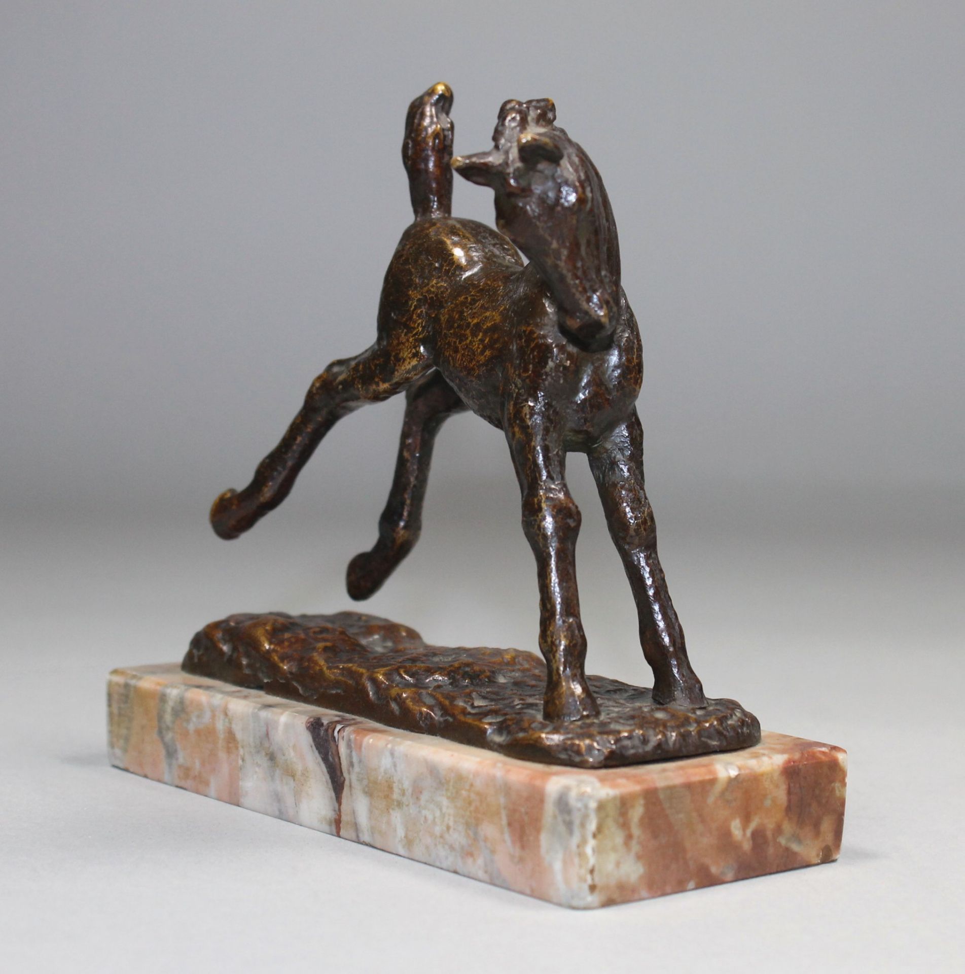 1 kleine Skulptur Bronze, auf Marmorsockel "Fohlen", um 1920, Entwurf Emil Manz (1880-1945), - Bild 2 aus 5