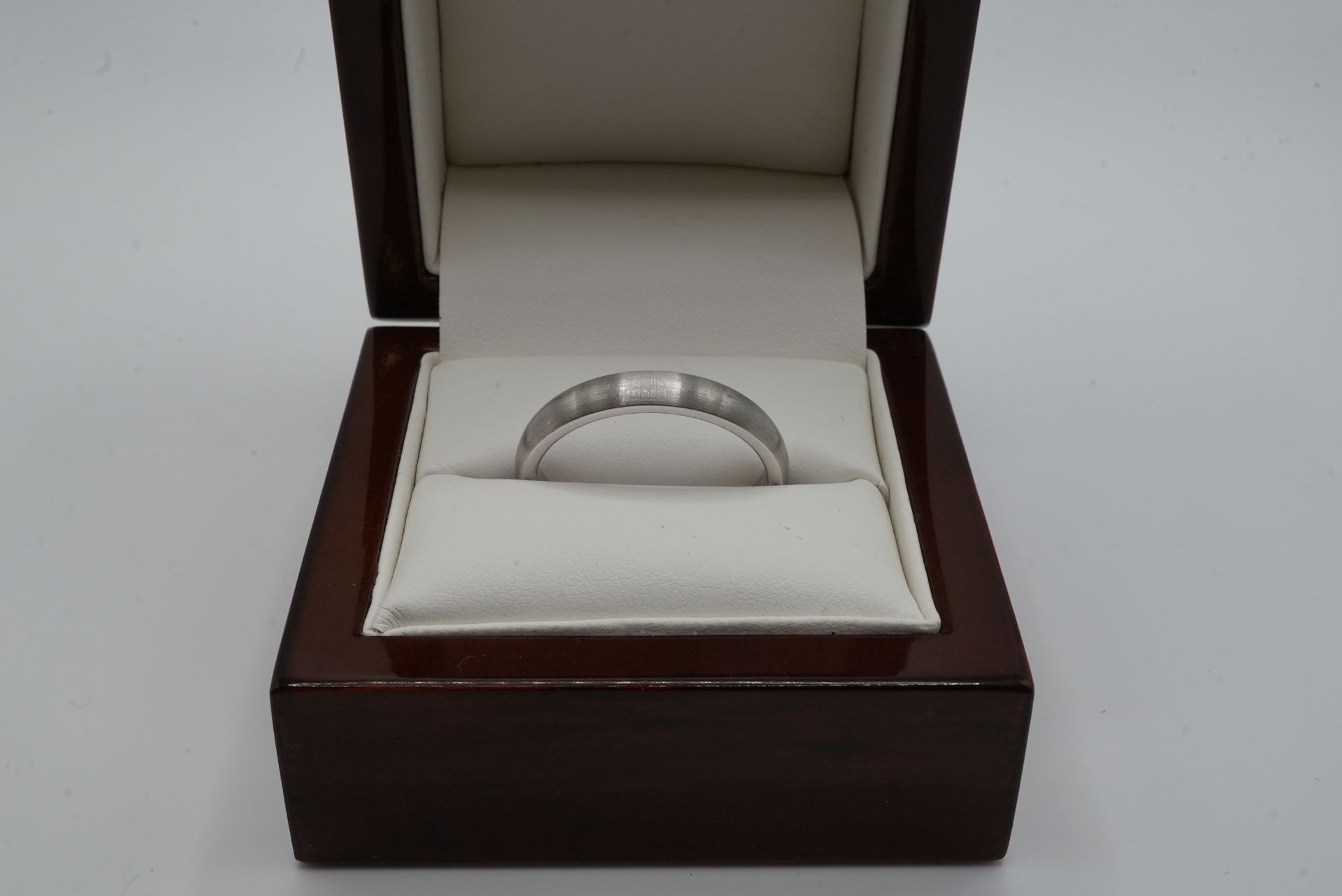 Ring - Image 2 of 3