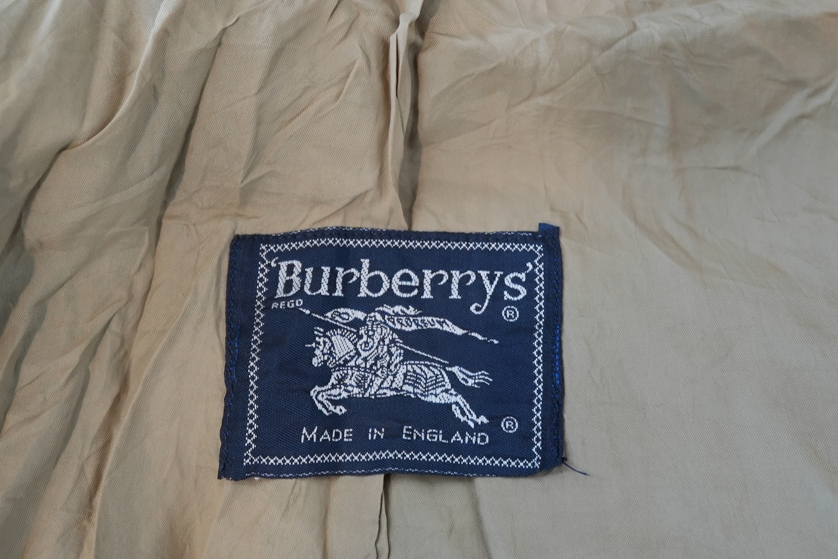 Burberry Trenchcoat - Image 3 of 3