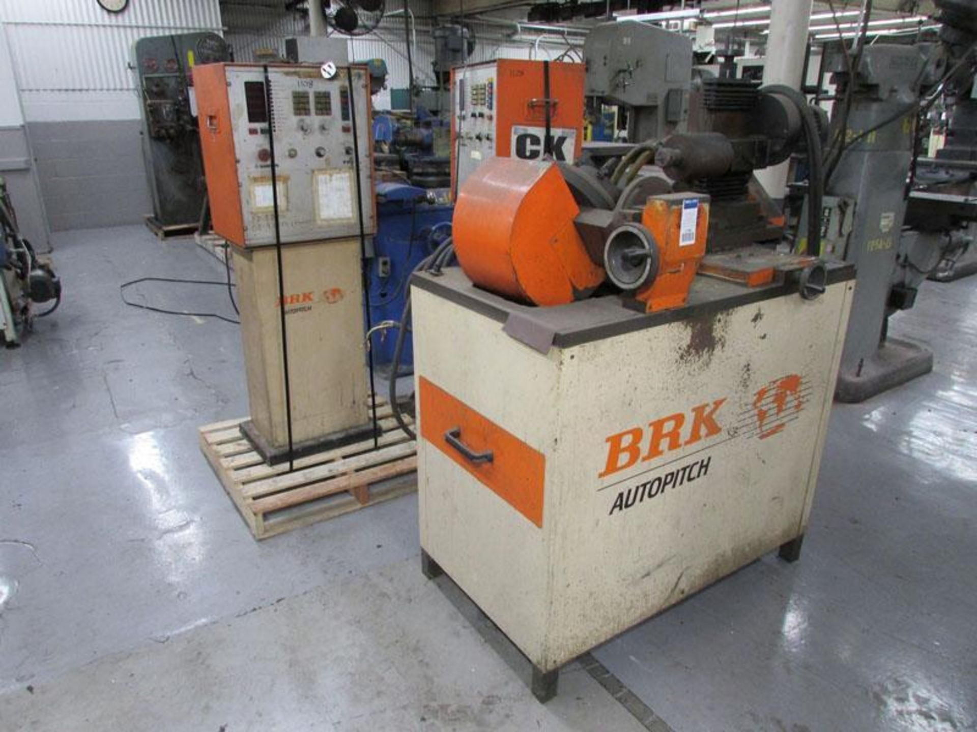 BRK Autopitch CNC Crescent Knurling Mould Milling Machine