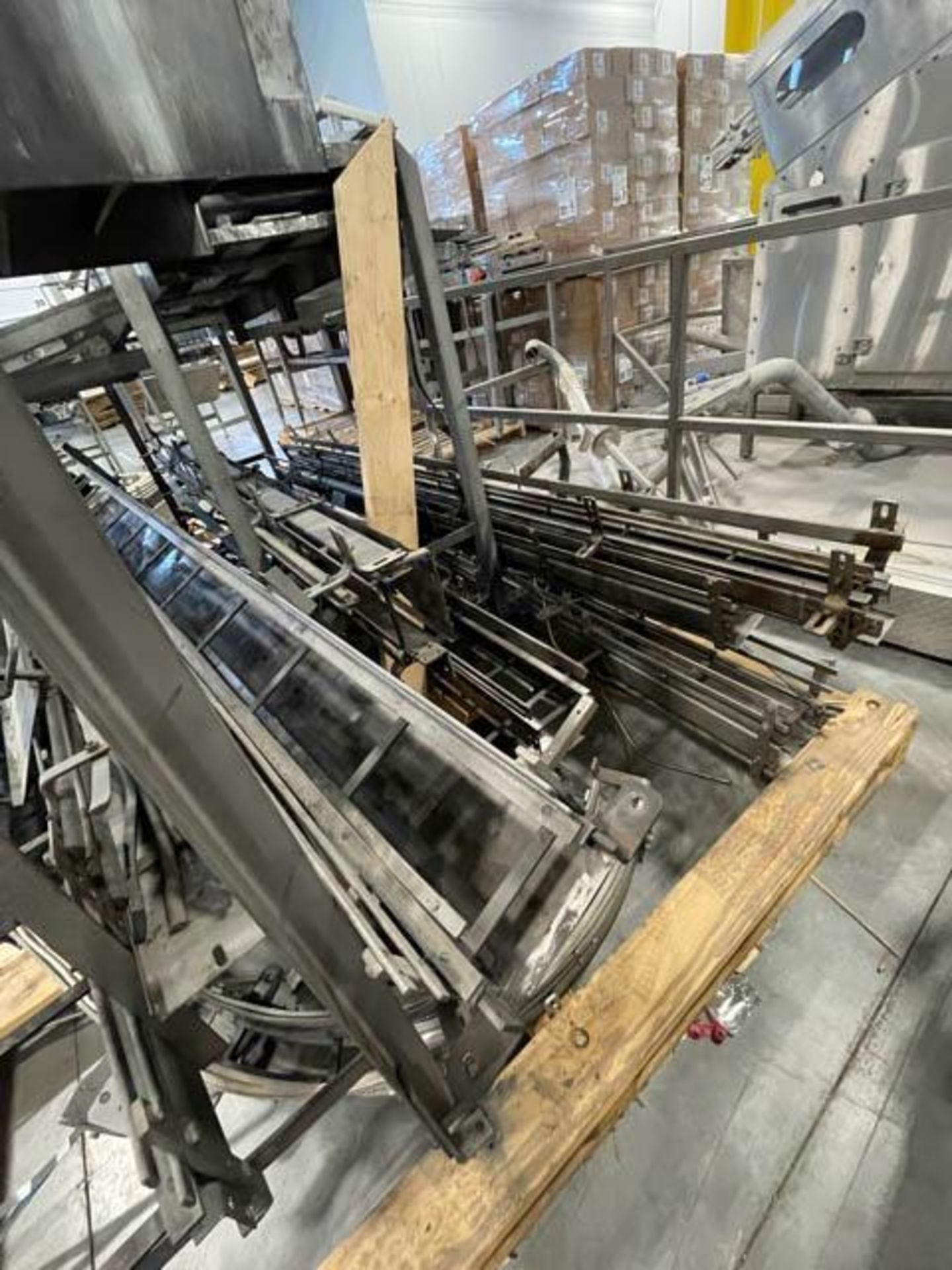 Skid of Assorted Full Can Conveyor - Located At Pembroke Pines, FL Facility - Image 2 of 3