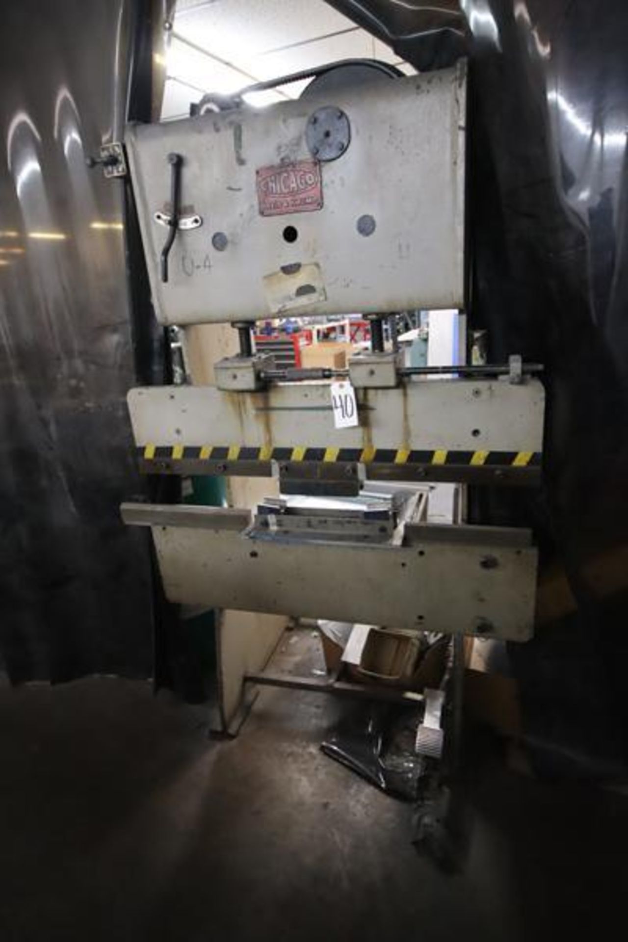 Chicago Press Brake 4', Model 135, 15 Tons, 31" Between Housings, 6" Throat, S/N#L15817