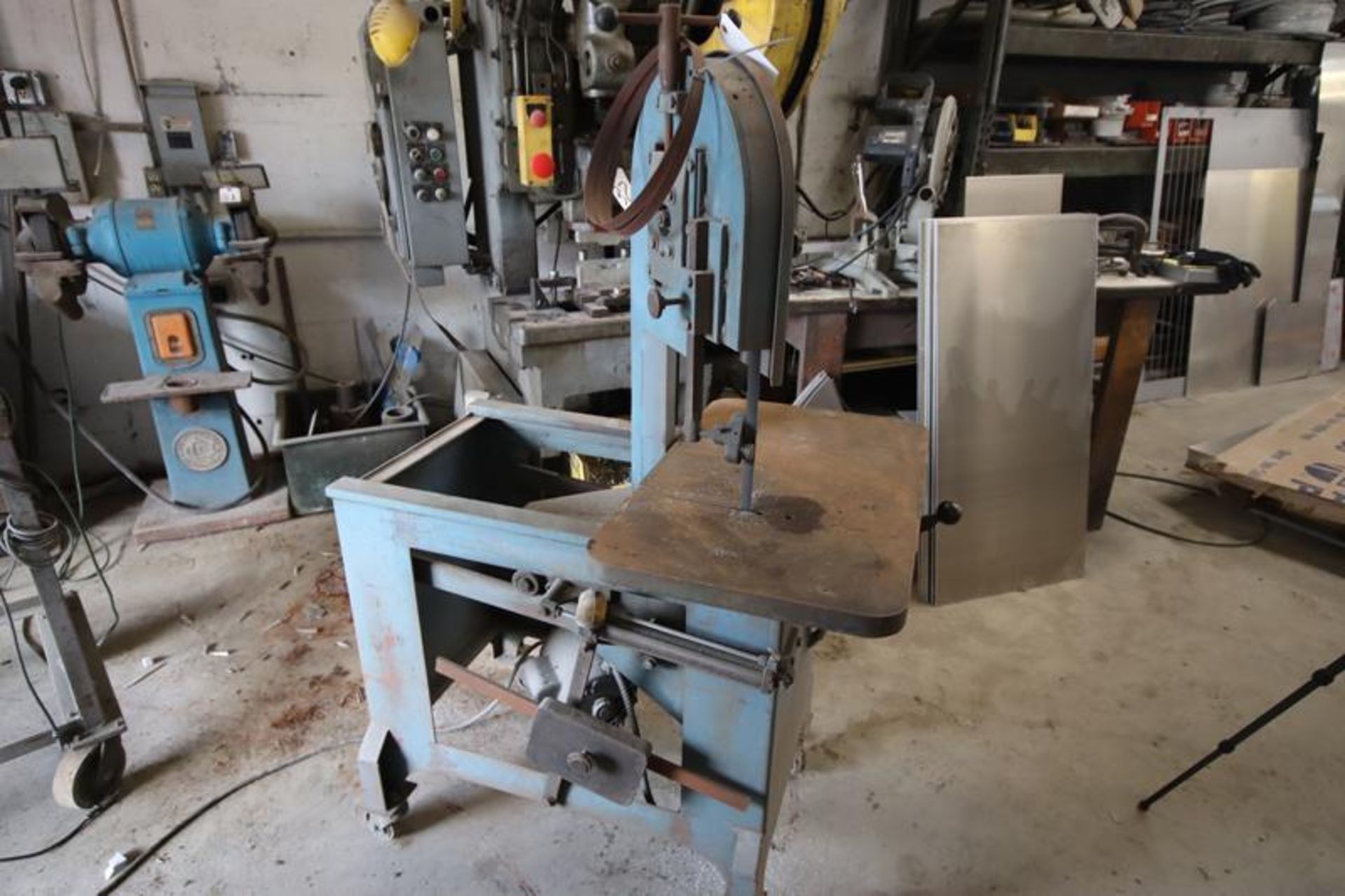 Roll-In Vertical Roll-In Band Saw, 12" Throat, 18"x30" Table