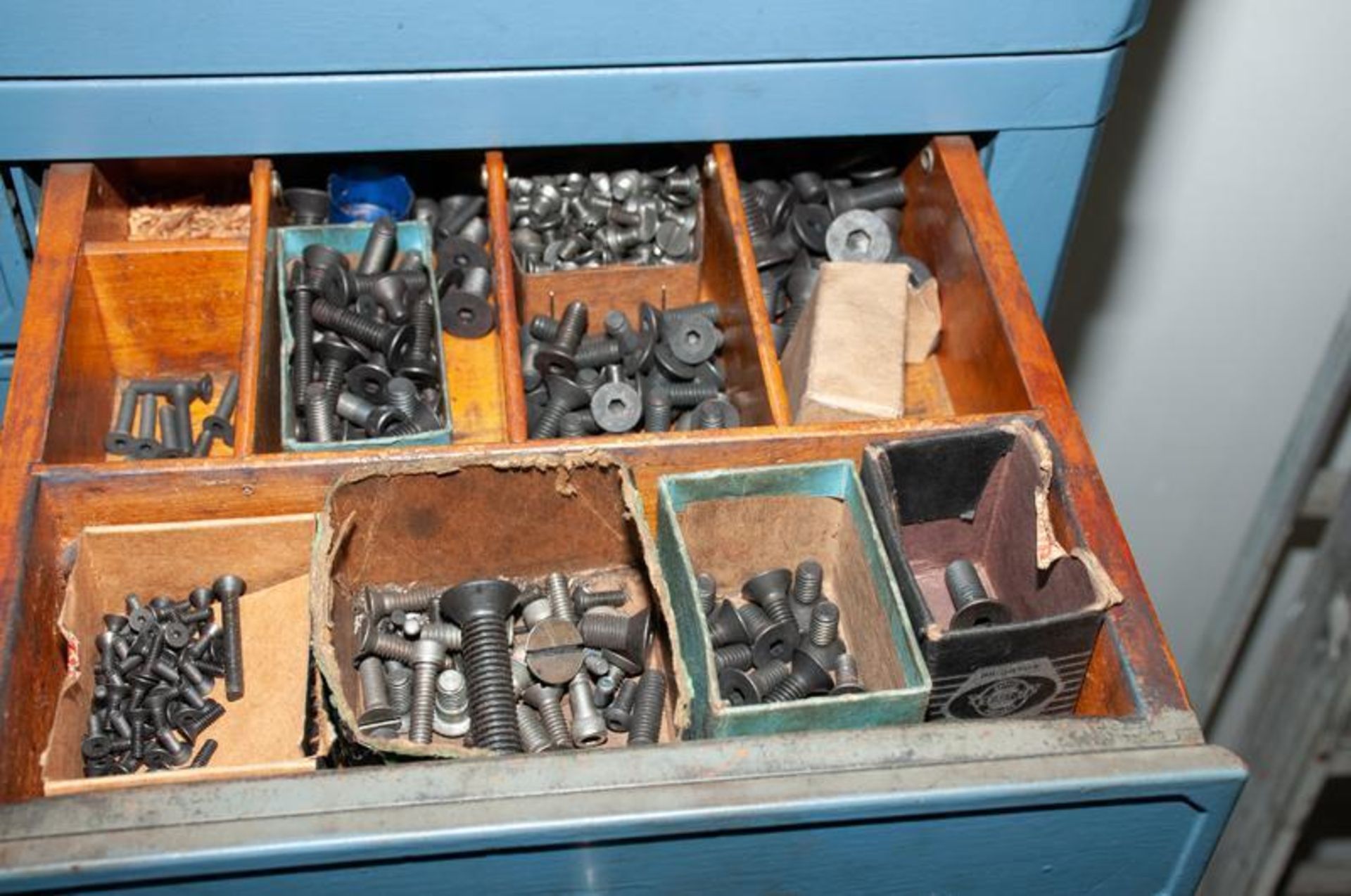 Stacked small parts cabinets (3) stacks, w/ contents, hardware, screws, nuts, bolts, washers, set sc - Image 20 of 24