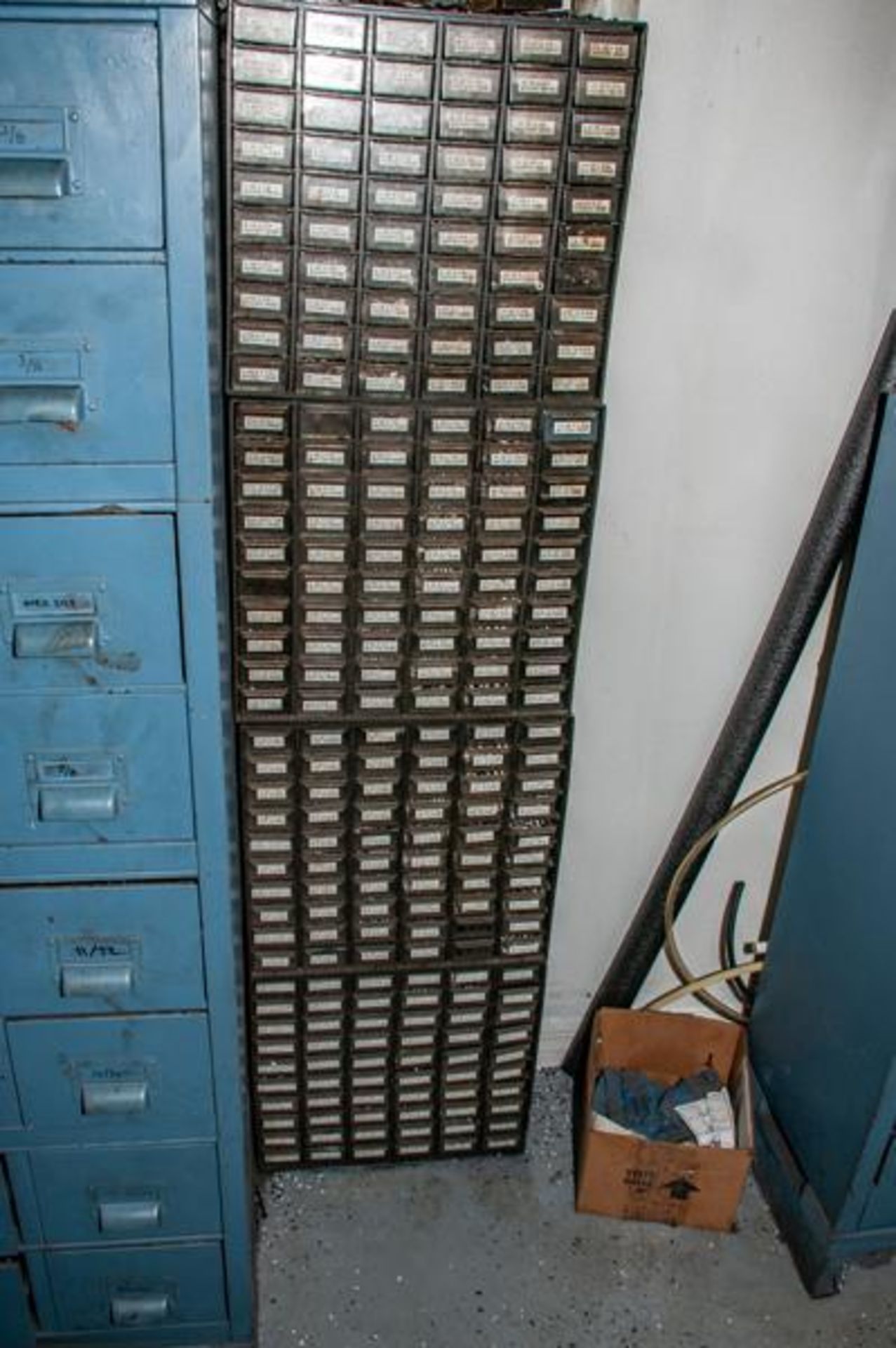 Stacked small parts cabinets (3) stacks, w/ contents, hardware, screws, nuts, bolts, washers, set sc - Image 2 of 24