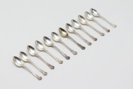 A SET OF TWELVE FRENCH SILVER TEASPOONS