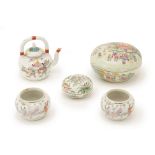 A GROUP OF CHINESE FAMILLE ROSE PORCELAIN ITEMS