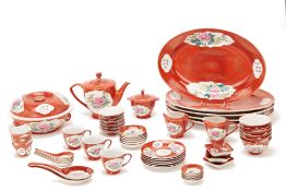 AN EXTENSIVE CHINESE PORCELAIN DINNER SERVICE