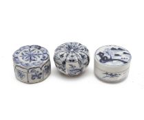 THREE VIETNAMESE BLUE AND WHITE BOXES