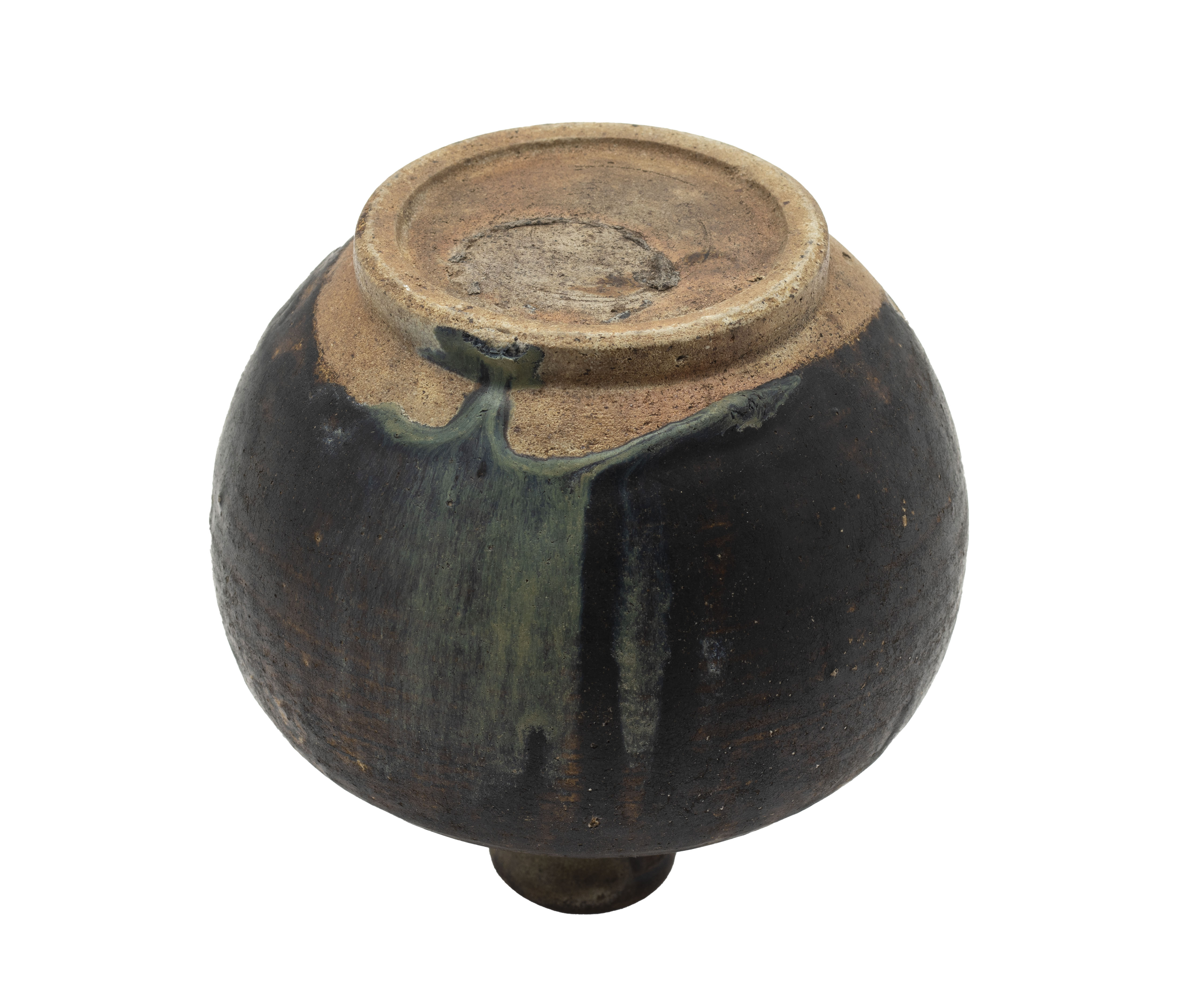 A SAWANKHALOK TWIN HANDLED JAR - Image 3 of 3