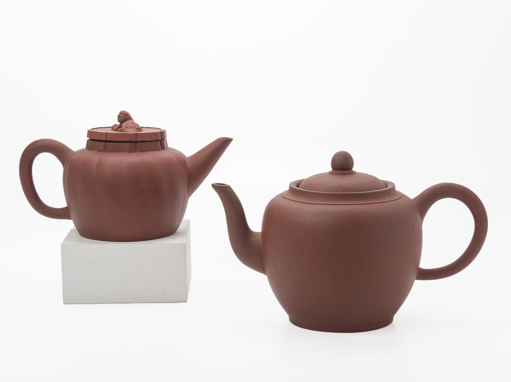 TWO YIXING POTTERY TEAPOTS - Image 2 of 4