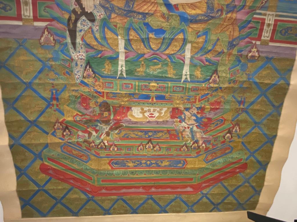 A LARGE TIBETAN THANGKA OF BUDDHA - Image 5 of 16