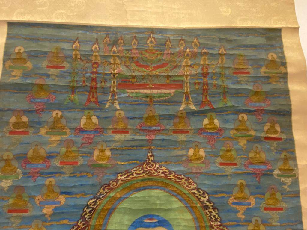 A LARGE TIBETAN THANGKA OF BUDDHA - Image 7 of 16