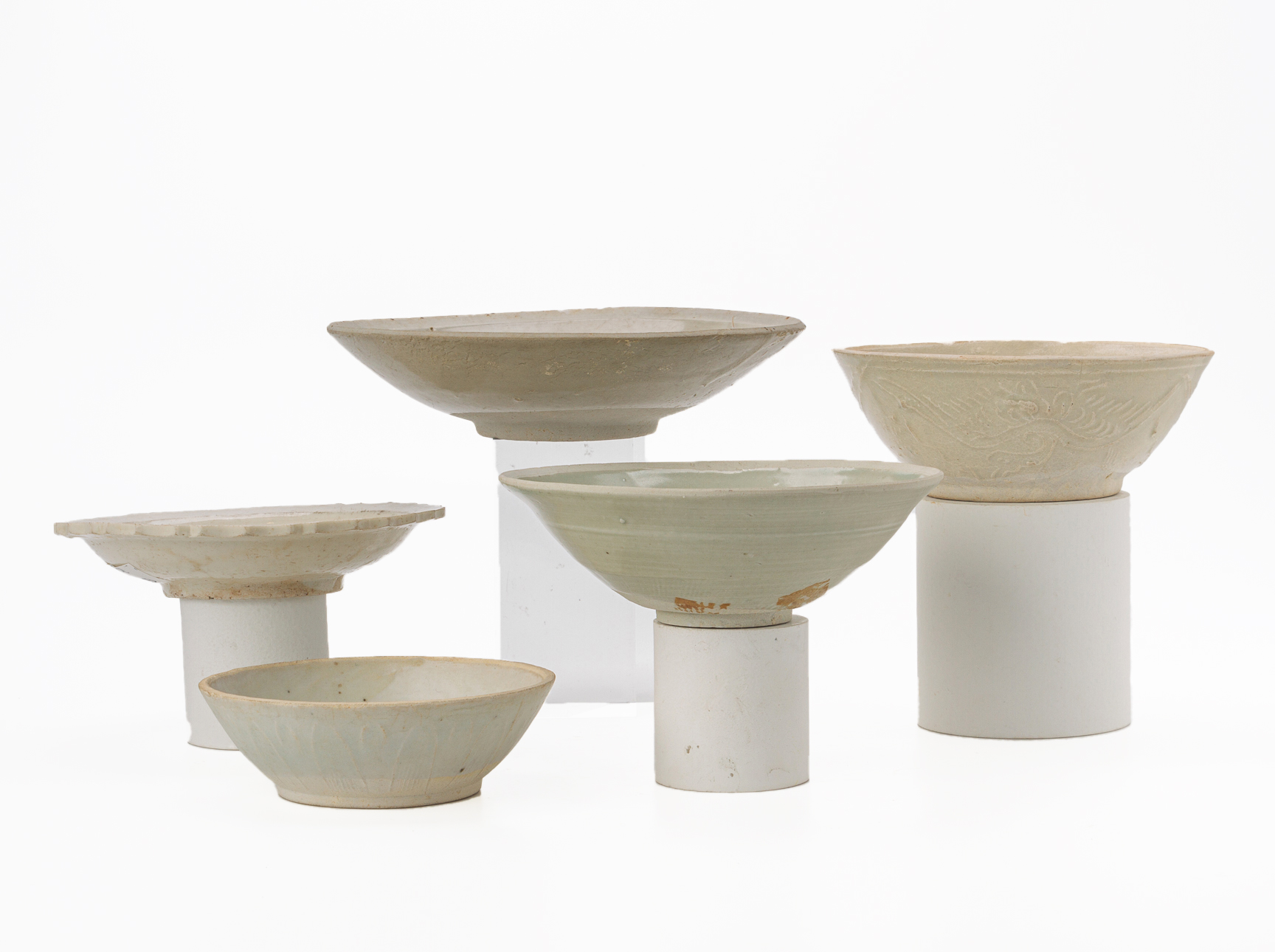 A GROUP OF FIVE SOUTHEAST ASIAN CERAMIC BOWLS