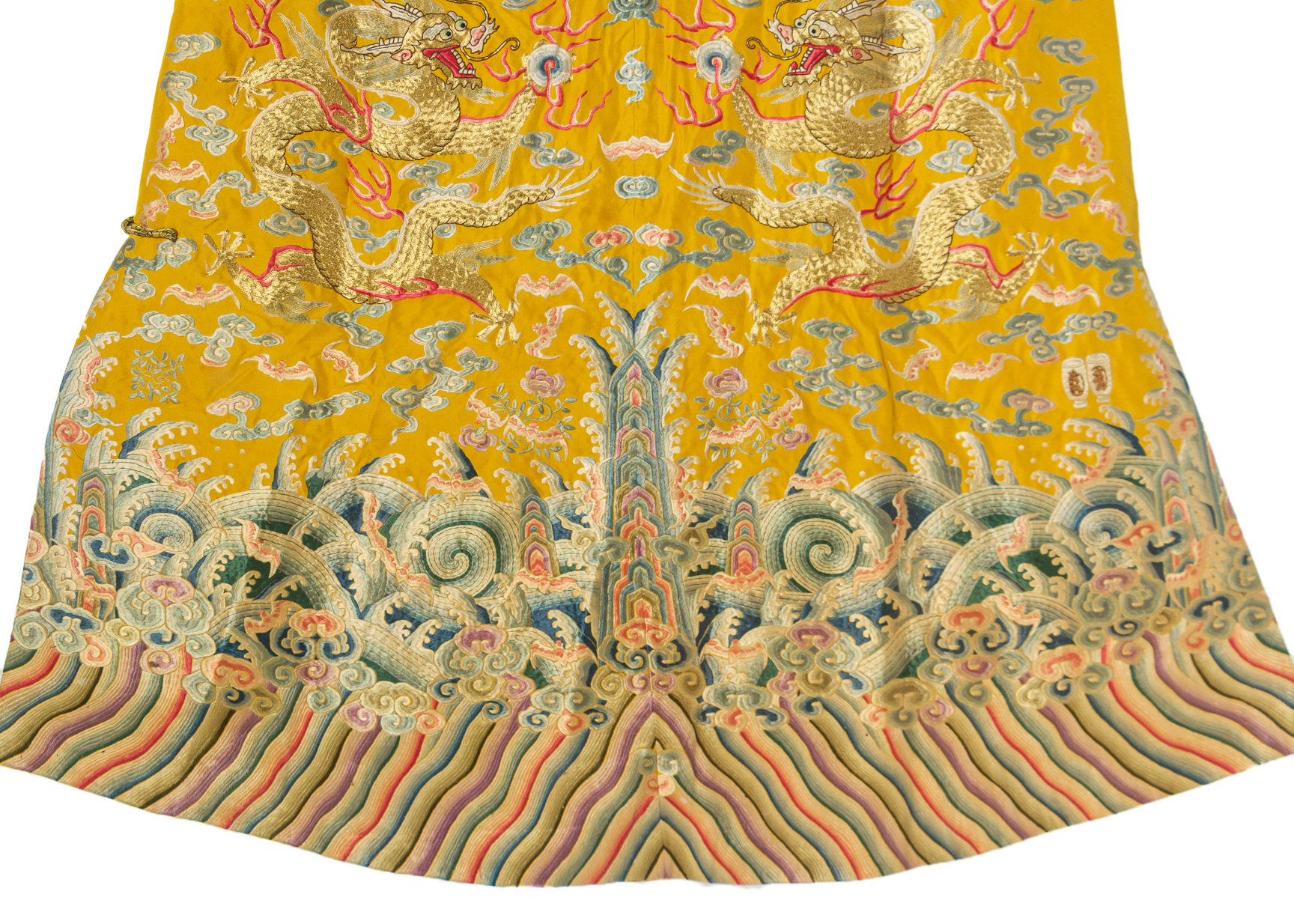 A CHINESE YELLOW EMBROIDERED SILK 'DRAGON' ROBE - Image 3 of 19