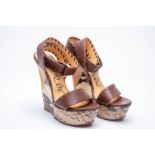 A PAIR OF LANVIN 2012 ETE BROWN LEATHER WEDGES EU36