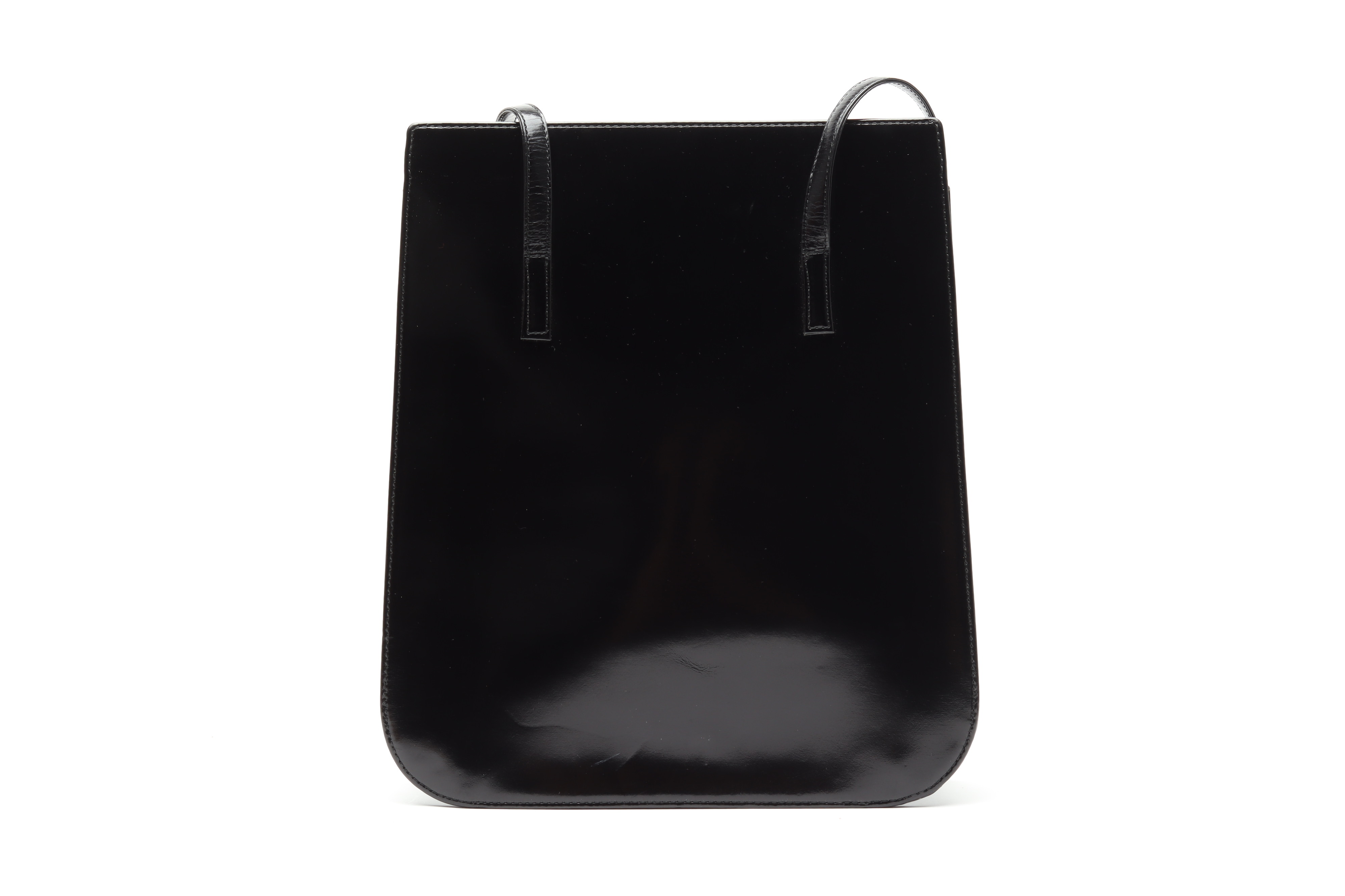 A VERSACE BLACK PATENT LEATHER HANDBAG - Image 4 of 5