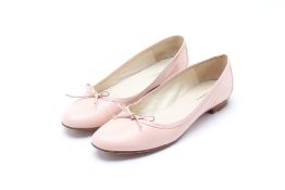 A PAIR OF BURBERRY PINK BALLERINA FLATS EU 39.5