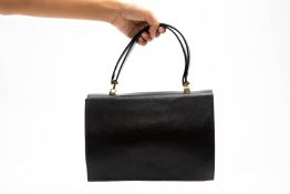 A MARNI BLACK LEATHER SHOULDER BAG