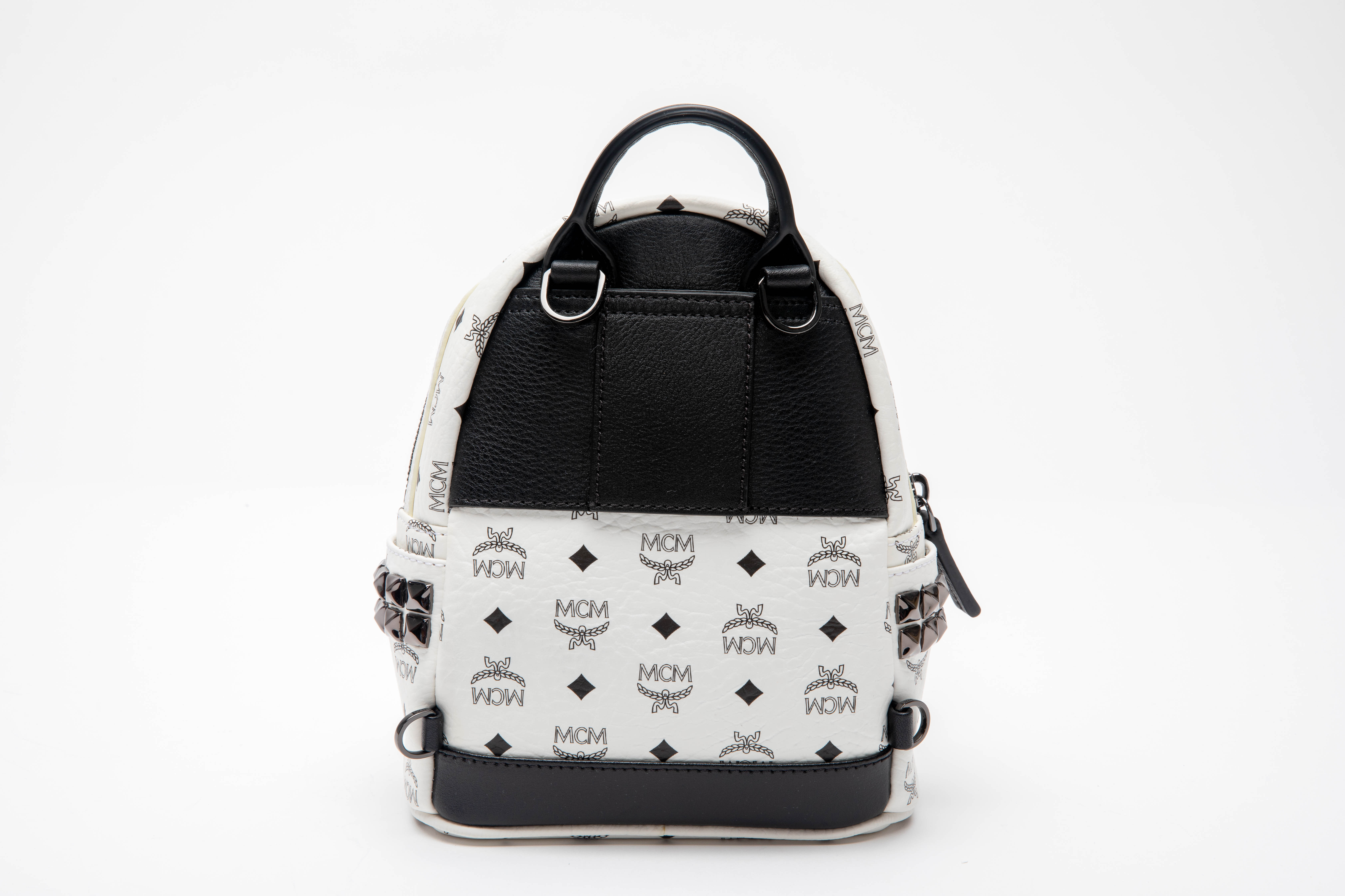 AN MCM WHITE LEATHER MINI BACKPACK - Image 3 of 3