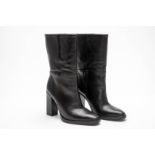 A PAIR OF MASSIMO DUTTI BLACK BOOTS EU 37