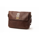 A MULBERRY DARK BROWN LEATHER MESSENGER BAG
