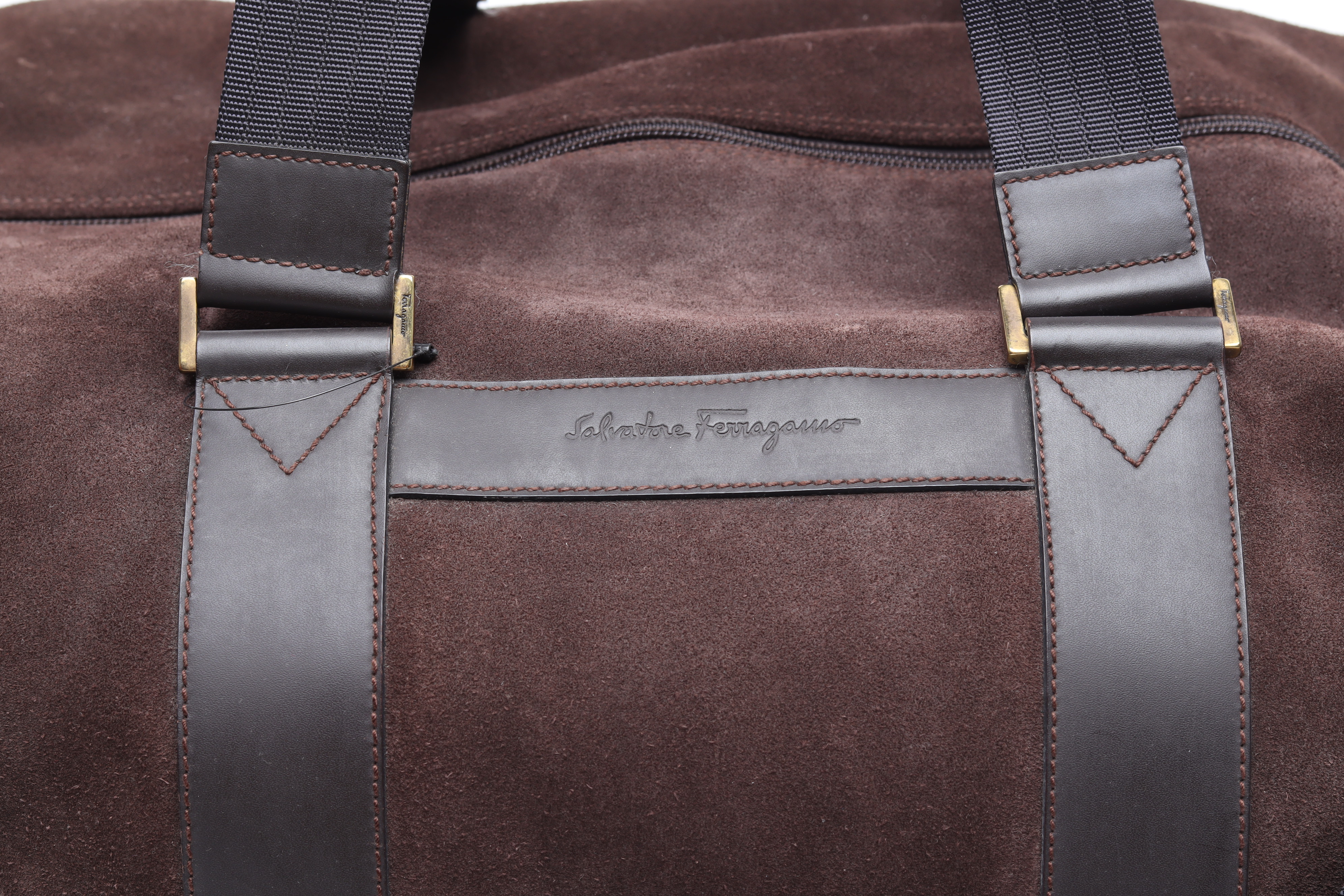 A SALVATORE FERRAGAMO BROWN SUEDE DUFFLE BAG - Image 2 of 4