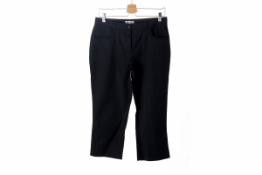 A PAIR OF AQUASCUTUM BLACK CAPRI PANTS