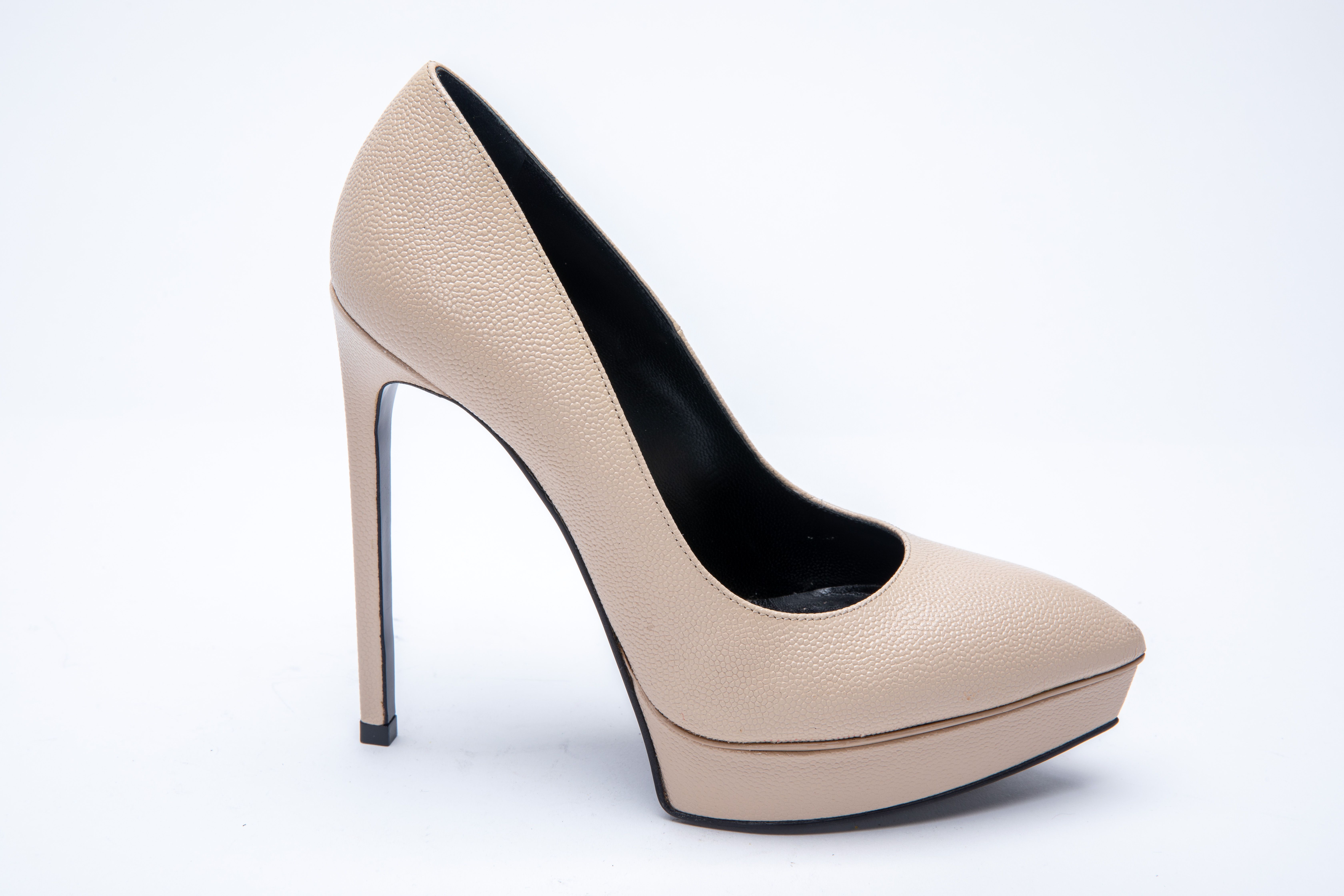 A PAIR OF YVES SAINT LAURENT BEIGE PLATFORM HEELS EU 36 - Image 2 of 4