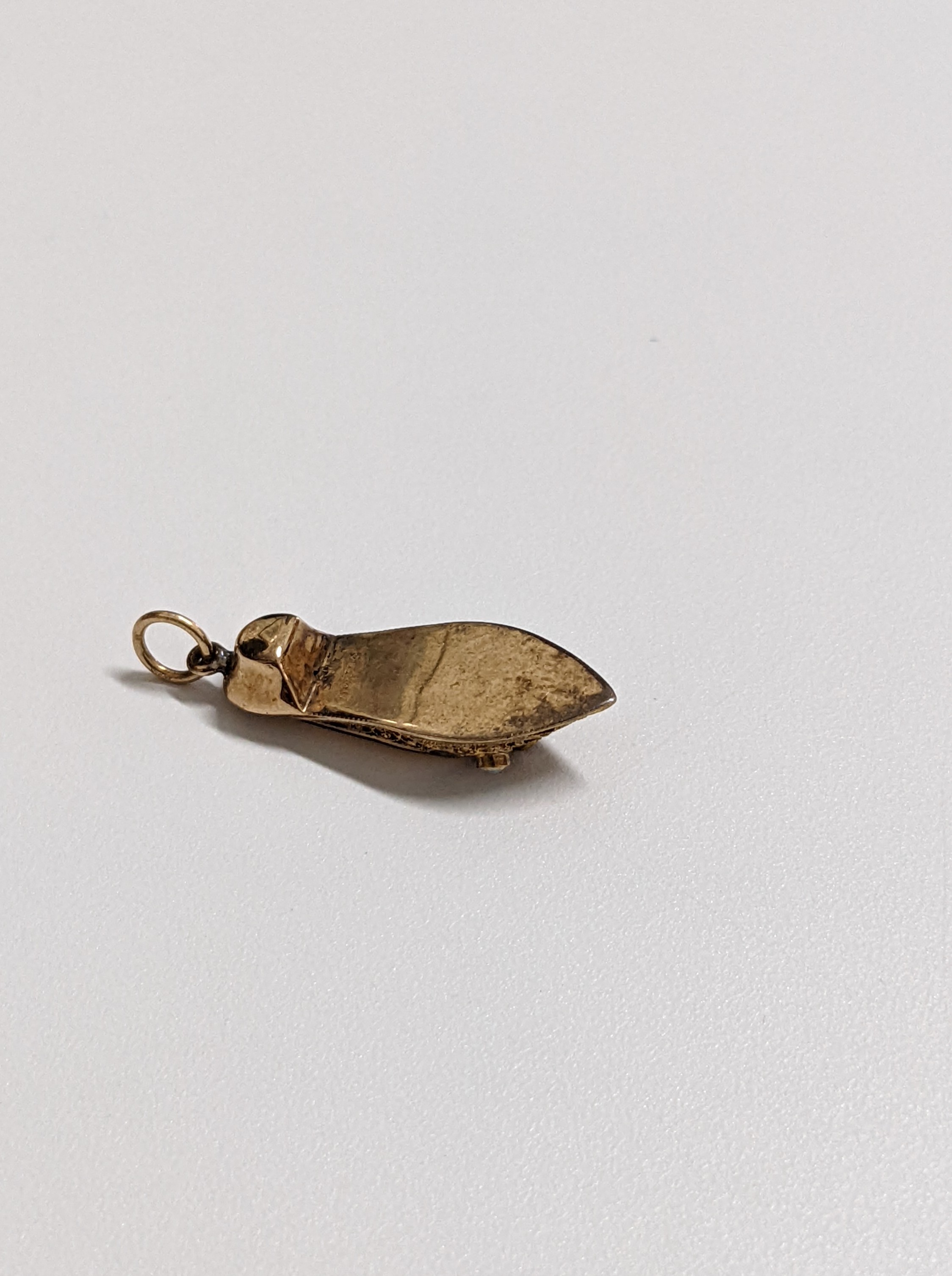 THREE 9K GOLD CHARMS - Image 3 of 3