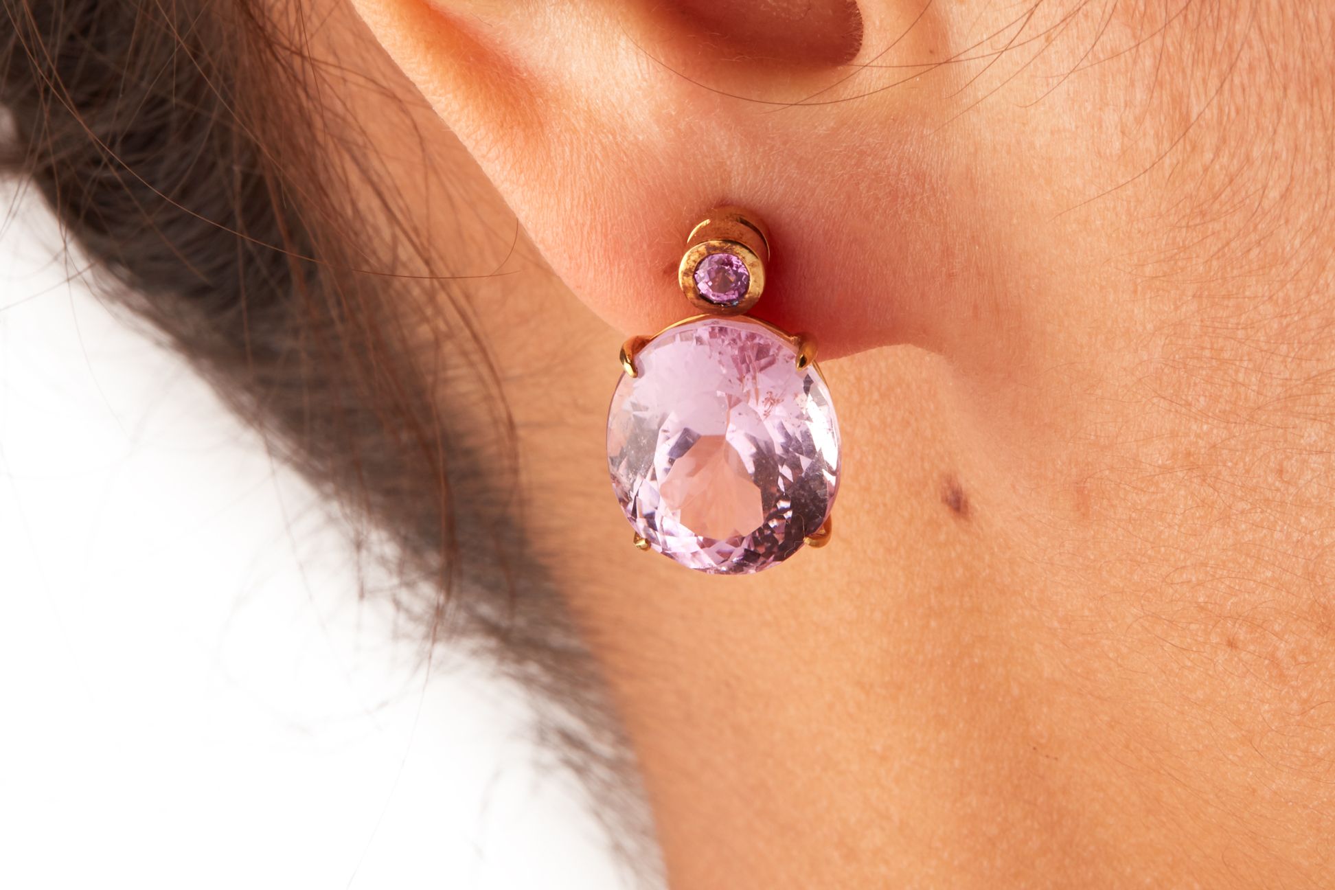 A PAIR OF KUNZITE AND PINK SAPPHIRE STUD EARRINGS - Image 3 of 3