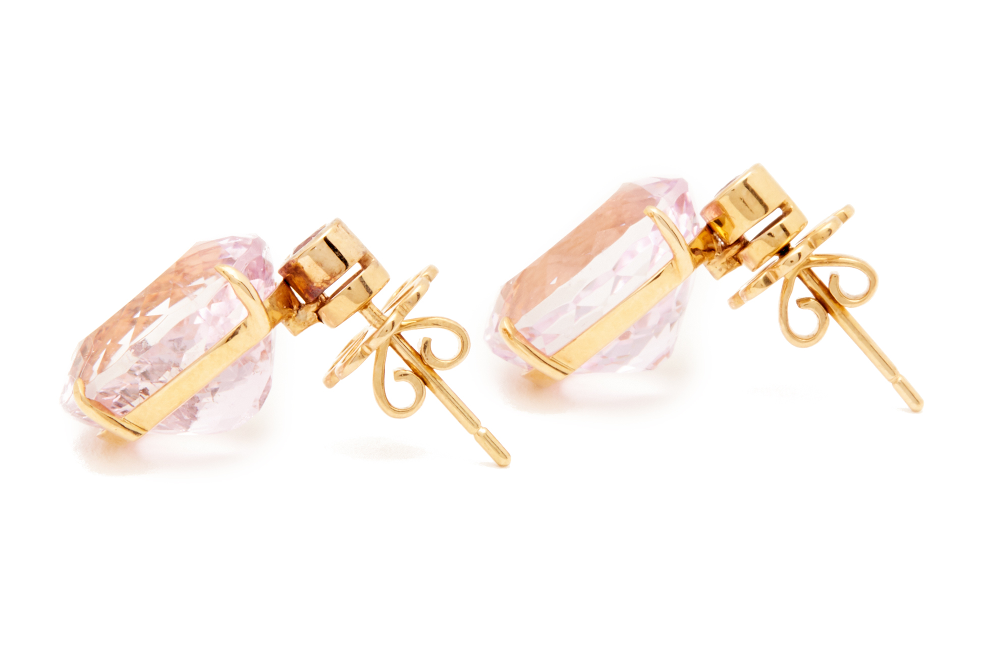A PAIR OF KUNZITE AND PINK SAPPHIRE STUD EARRINGS - Image 2 of 3