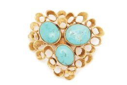 A GOLD AND TURQUOISE BROOCH