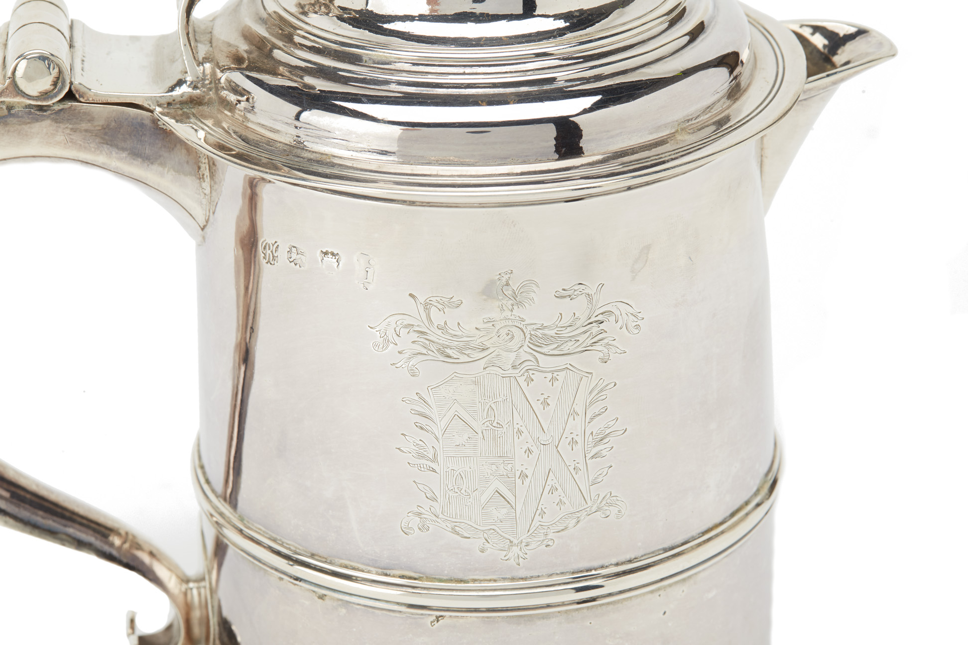 A GEORGE II SILVER TANKARD - Image 2 of 14