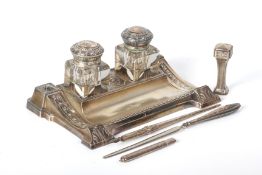 A CONTINENTAL SILVER INKSTAND, WITH ASSOCIATED ACCESSORIES