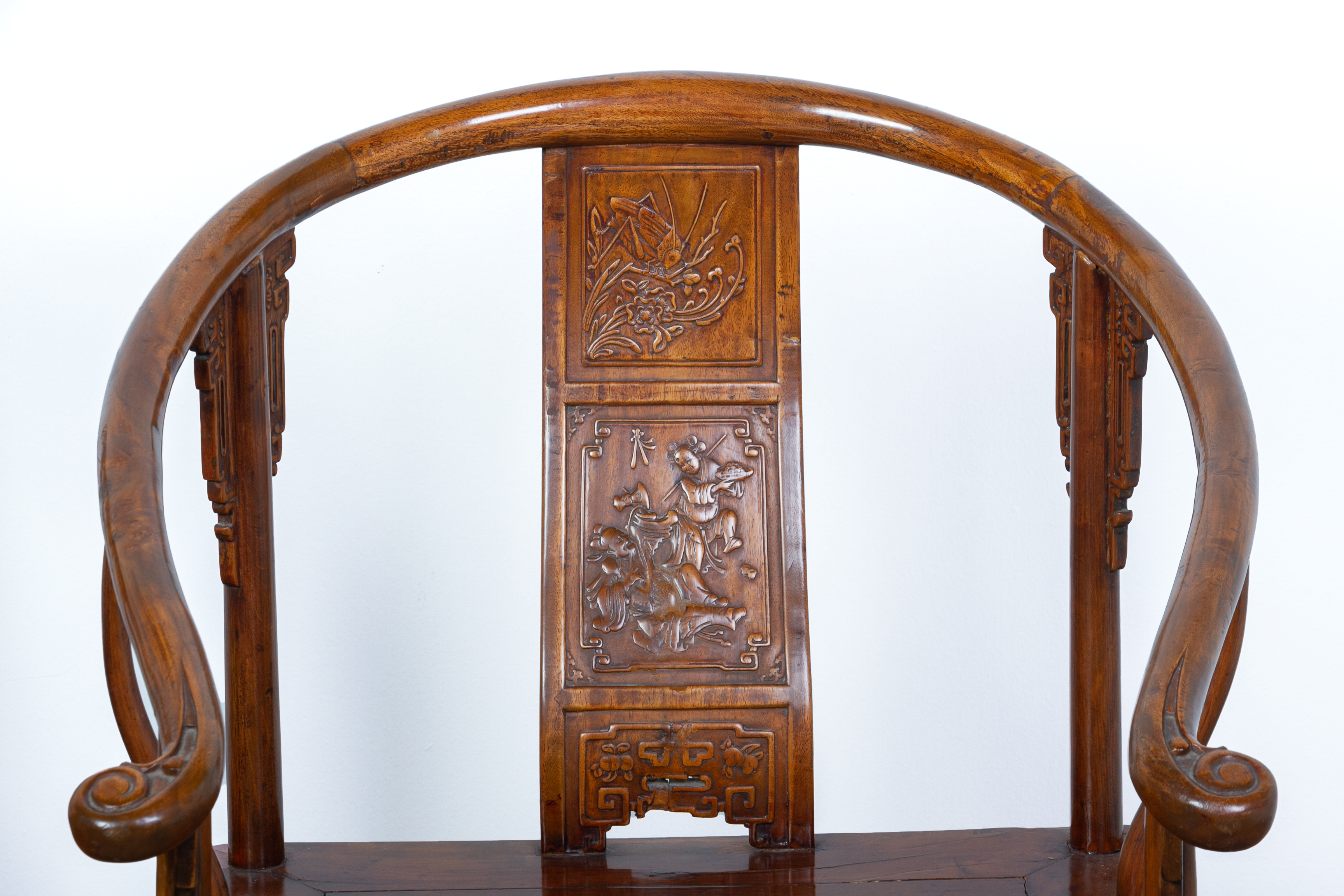 A PAIR OF CHINESE HORSESHOE-BACK ARMCHAIRS - Image 3 of 4