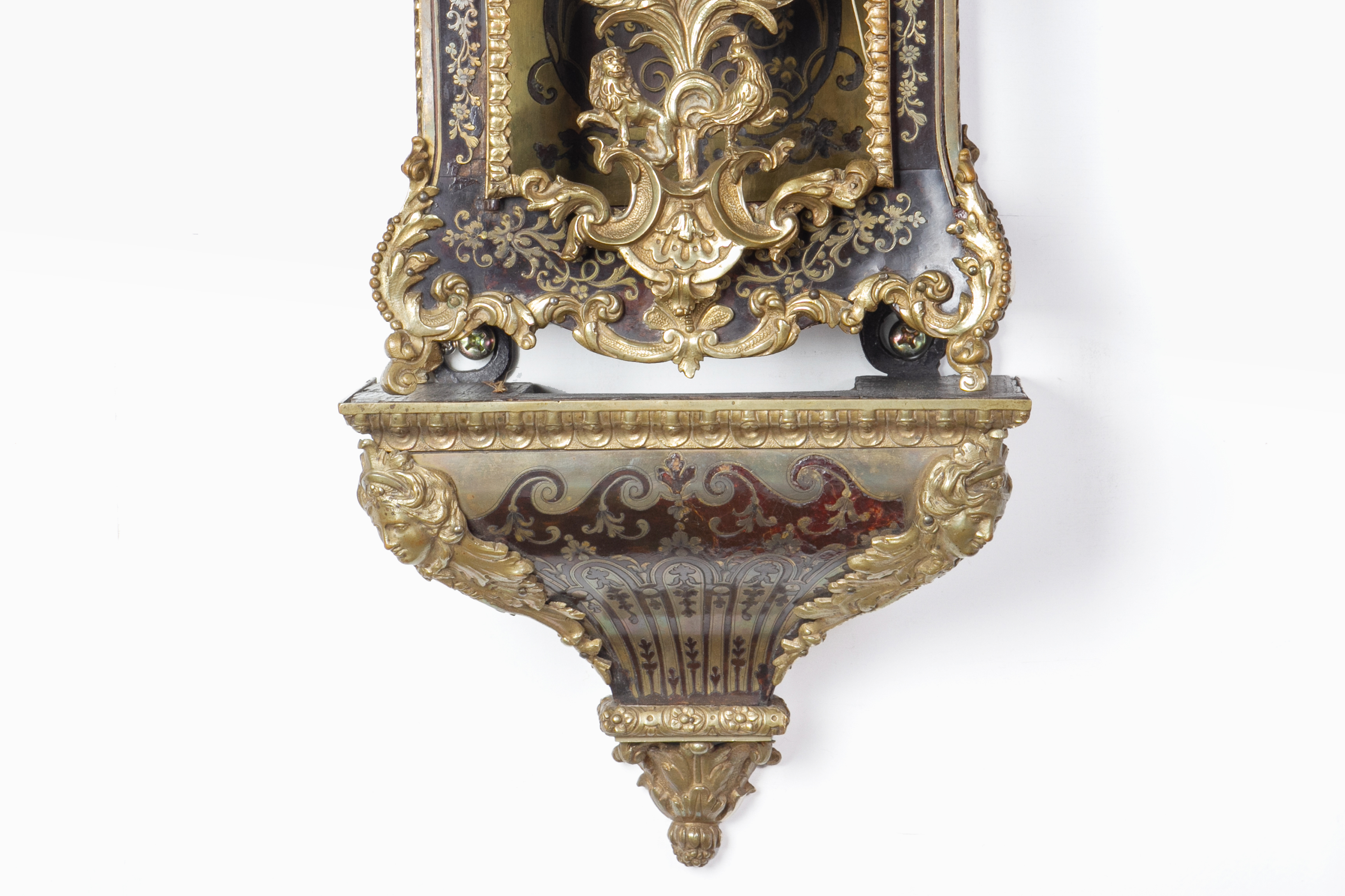 A LOUIS XV ORMOLU MOUNTED AND BRASS INLAID BRACKET CLOCK - Image 3 of 5