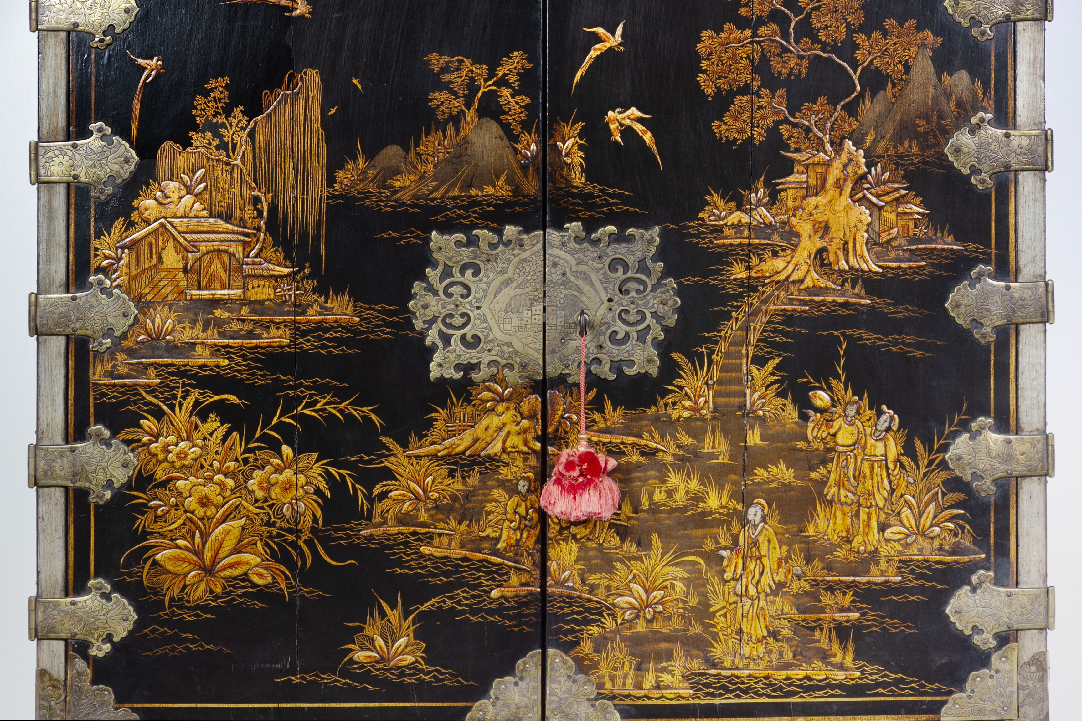 A BRASS MOUNTED BLACK JAPANNED CABINET ON STAND - Image 2 of 6