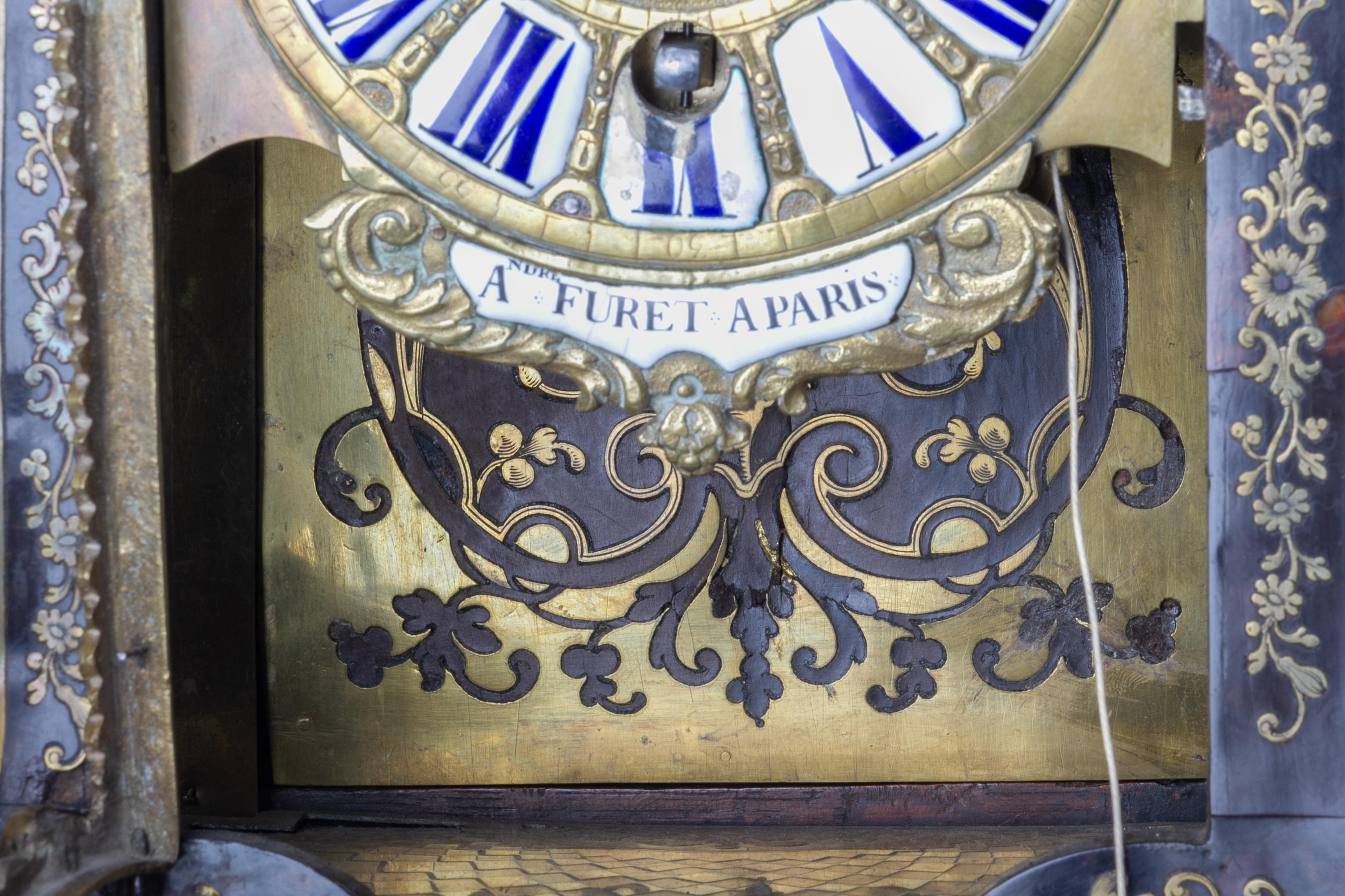 A LOUIS XV ORMOLU MOUNTED AND BRASS INLAID BRACKET CLOCK - Image 5 of 5