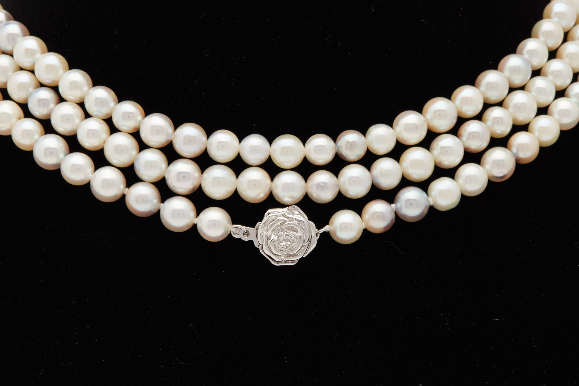 A LONG STRAND AKOYA CULTURED PEARL NECKLACE - Image 2 of 2