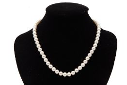 A CULTURED AKOYA PEARL NECKLACE