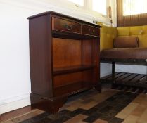 A REPRODUCTION LOW OPEN BOOKCASE