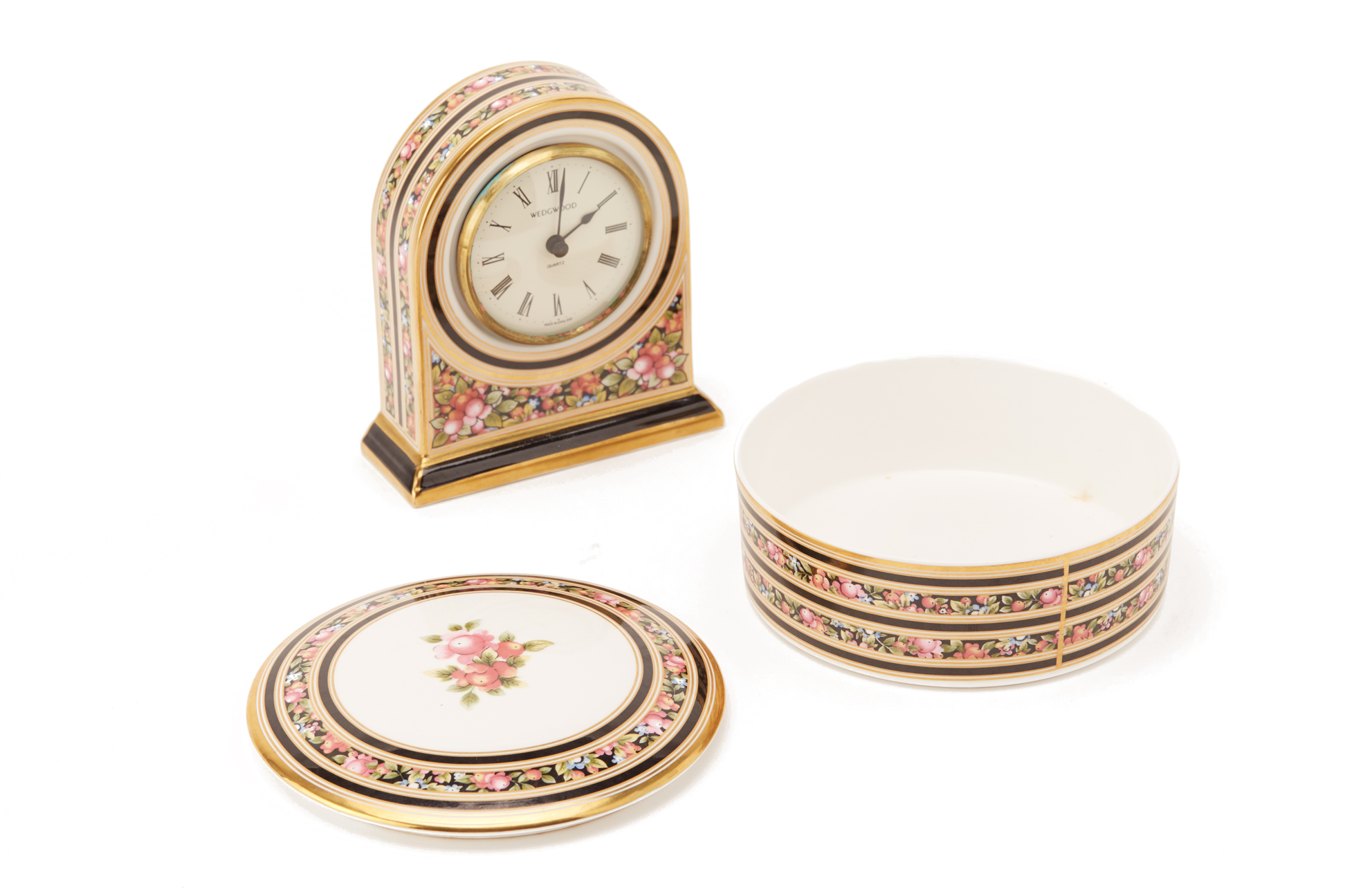 A WEDGWOOD MANTLE CLOCK AND OTHER ITEMS - Image 2 of 3