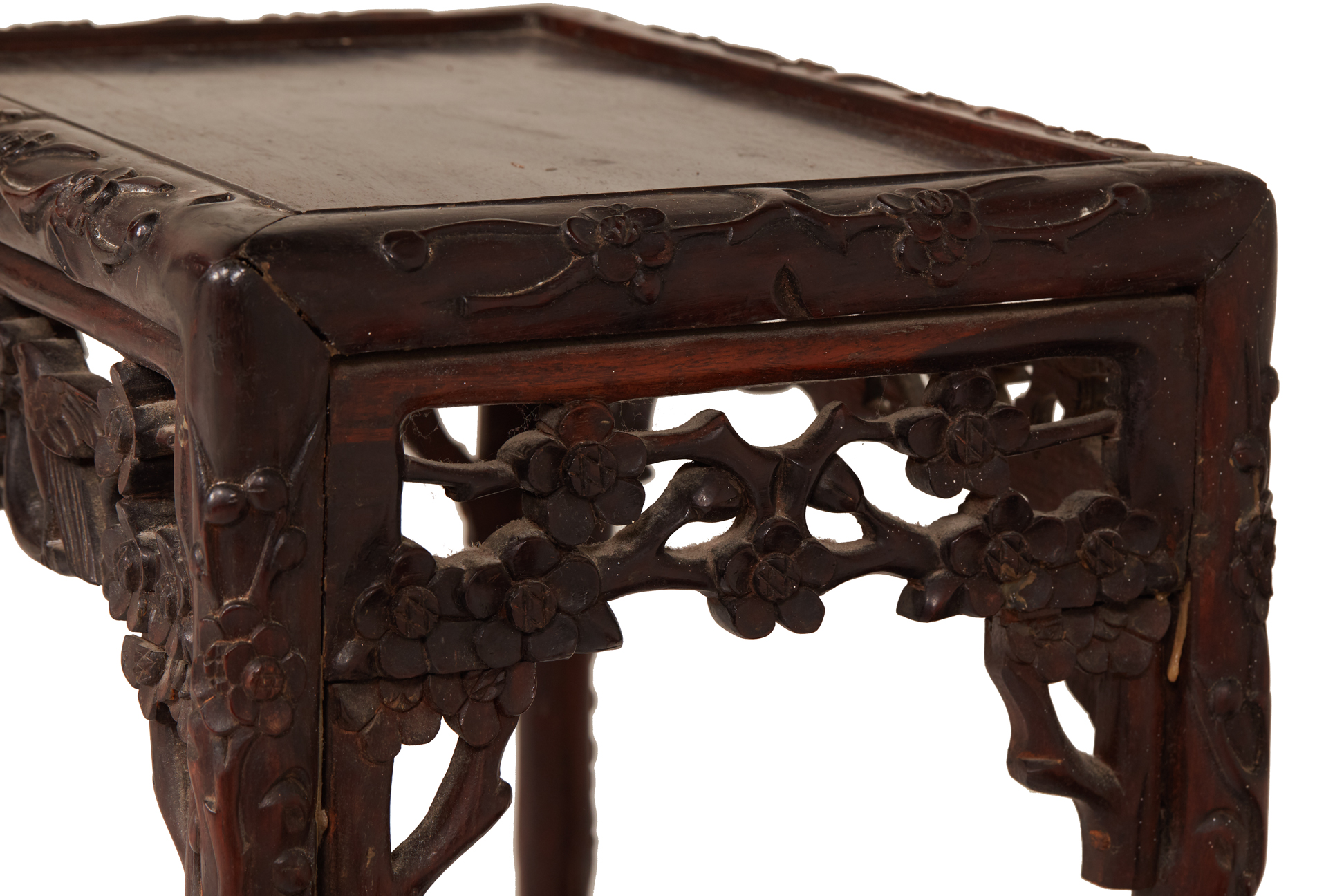 A SET OF THREE GRADUATED CHINESE CARVED HARDWOOD SIDE TABLES - Image 3 of 3