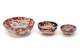 THREE JAPANESE IMARI PORCELAIN BOWLS