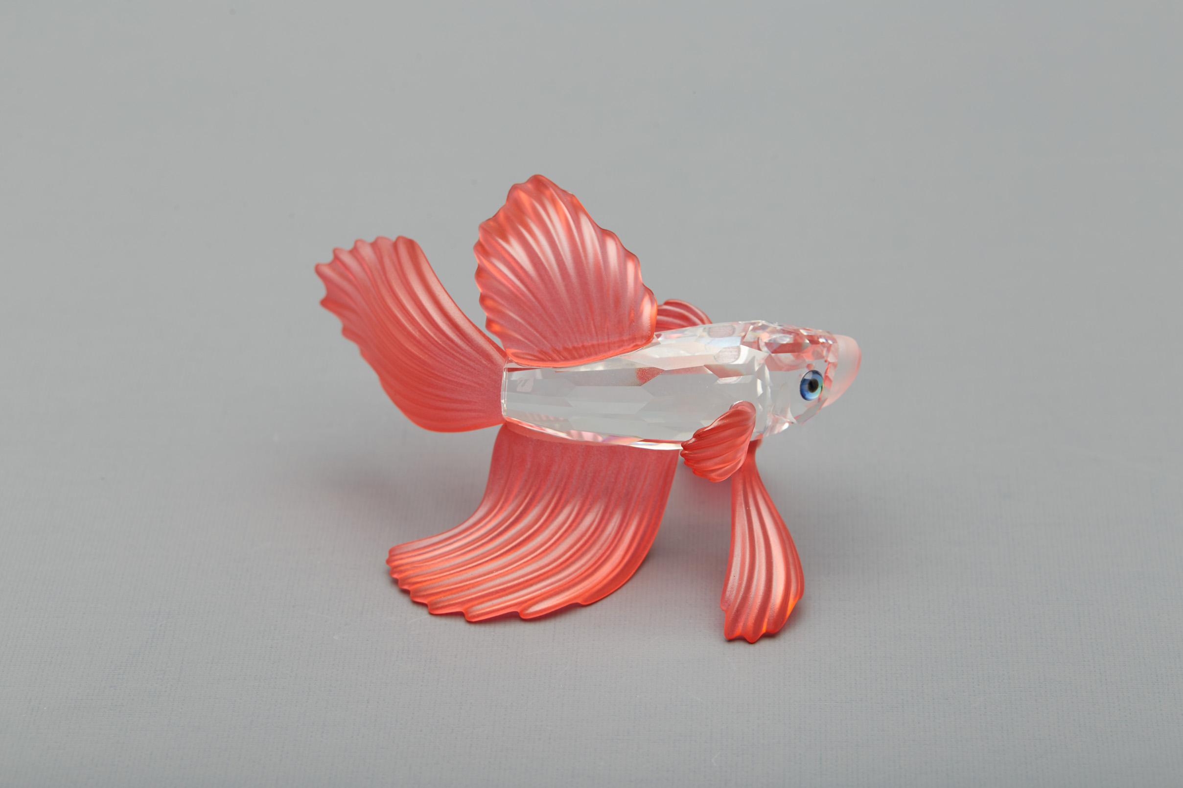 THREE SWAROVSKI SIAMESE FIGHTING FISH - Image 3 of 3