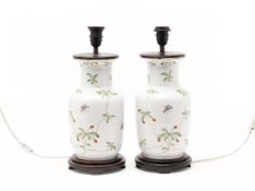 A PAIR OF FAMILLE ROSE PORCELAIN TABLE LAMPS